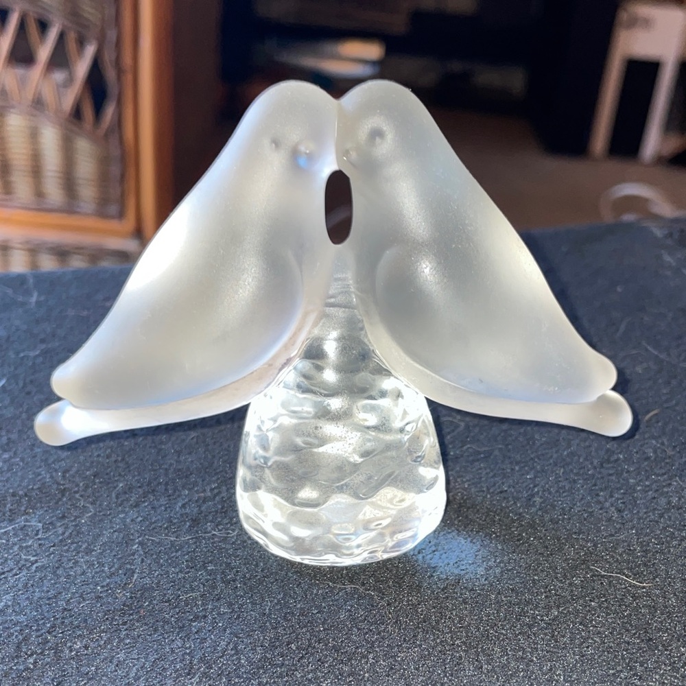 Vintage Frosted Solid Glass Lovebirds Figurine